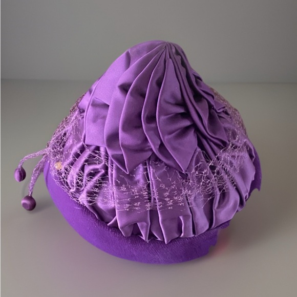 Vintage 1950s 60’s purple pillbox hat by Lora Madman Era Structured Knitted Veil - Picture 2 of 7
